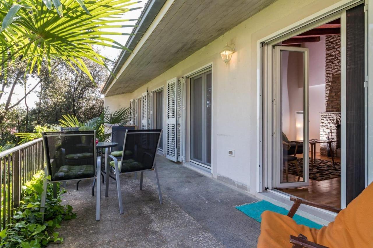 Beautiful With Five Bicycles Included Apartament